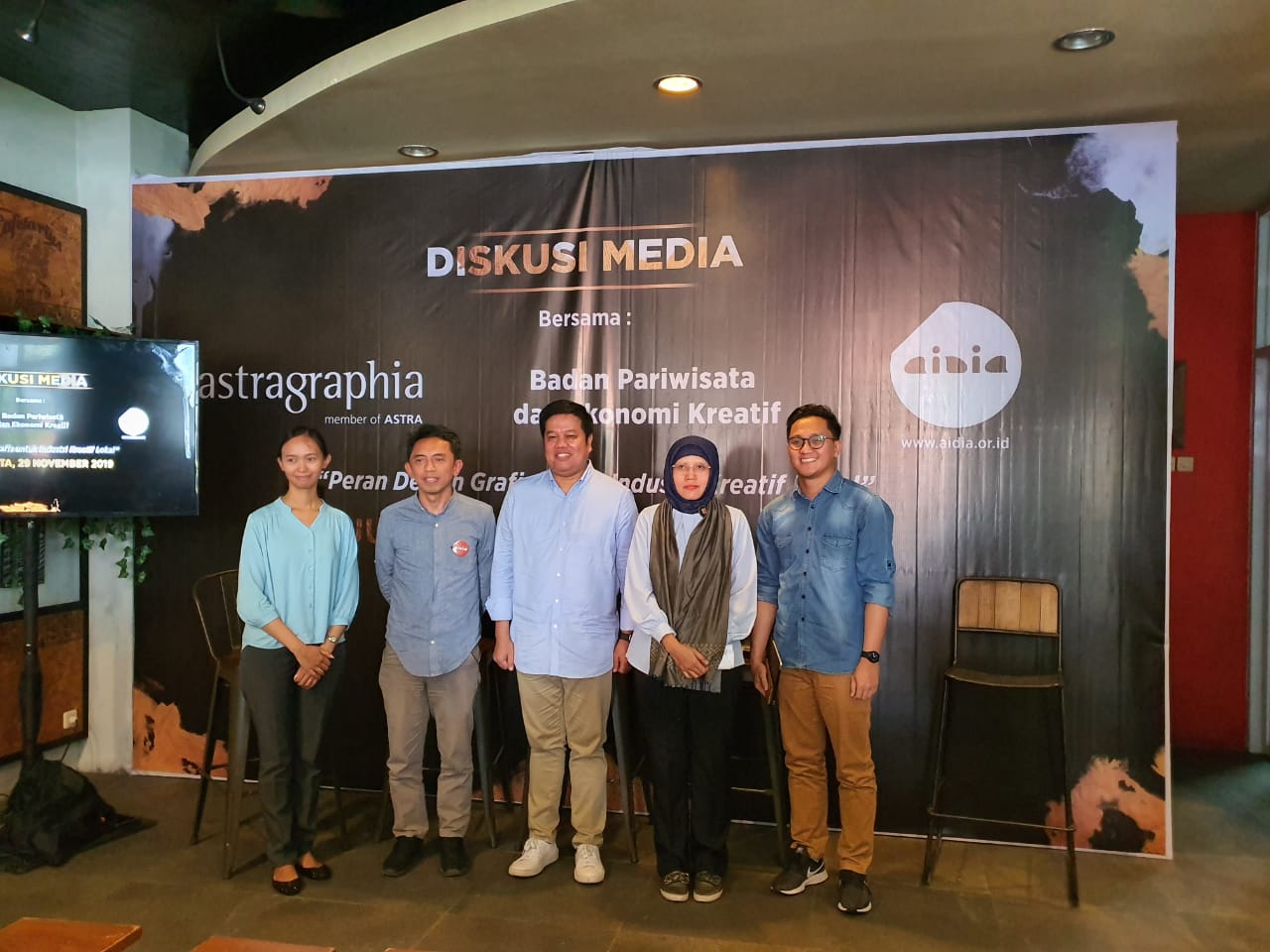 The Role of Graphic Designer for Local Creative Industry The Role of Graphic Designer for Local Creative Industry