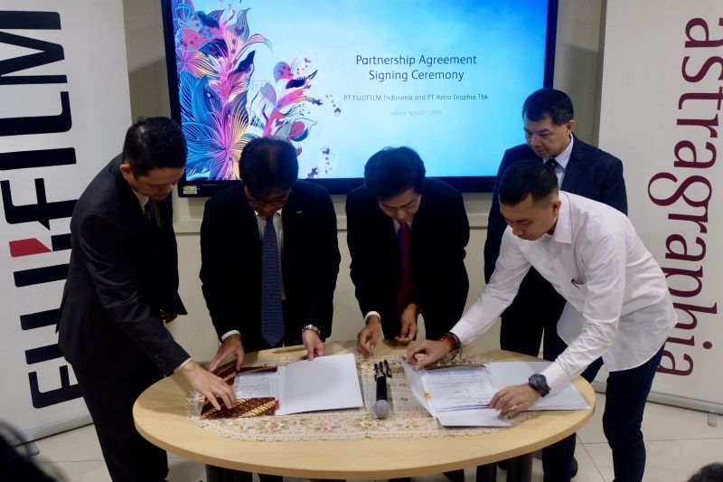 PT FUJIFILM Indonesia (Fujifilm) announced the appointment of an official distributor for the Graphic System division business line.Â 